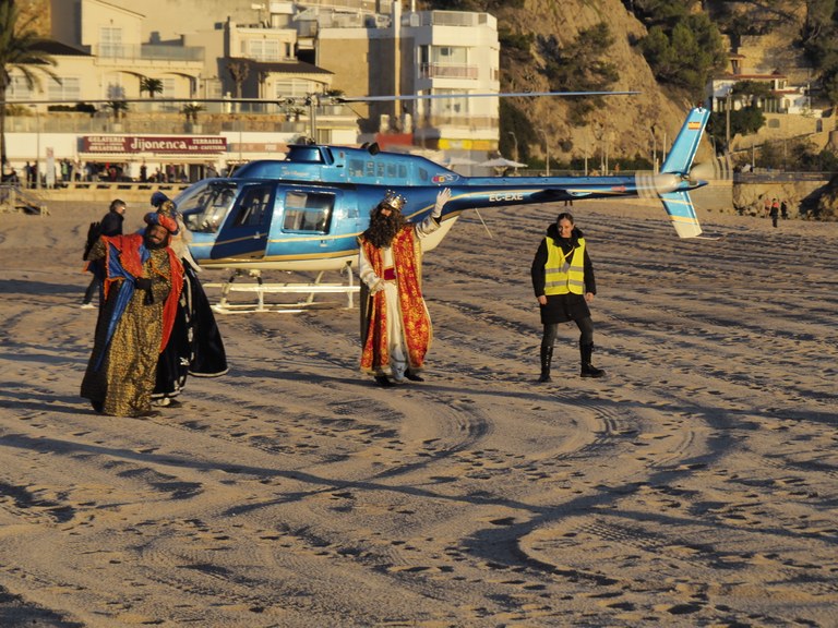 Els Reis d’Orient han arribat a Lloret de Mar amb helicòpter