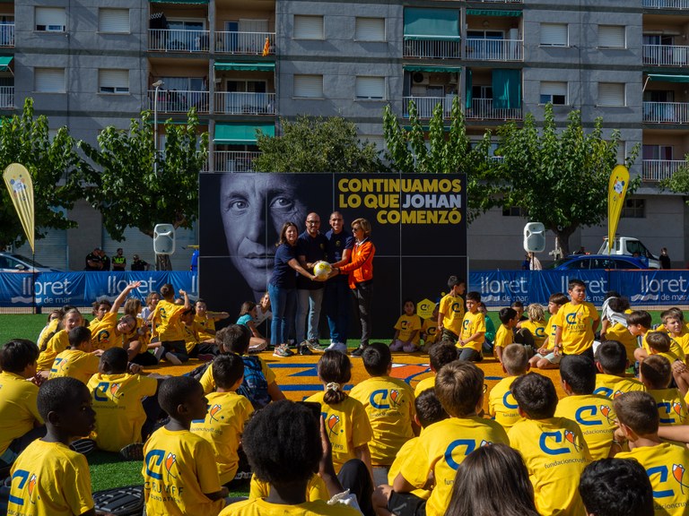 L’Ajuntament de Lloret i la Fundació Cruyff inaugurem el Cruyff Court de Lloret amb la presència d’Oriol Romeu 