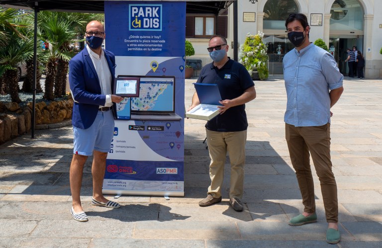 Lloret de Mar incorpora a una aplicació per ajudar les persones amb mobilitat reduïda a trobar places reservades d’estacionament municipal