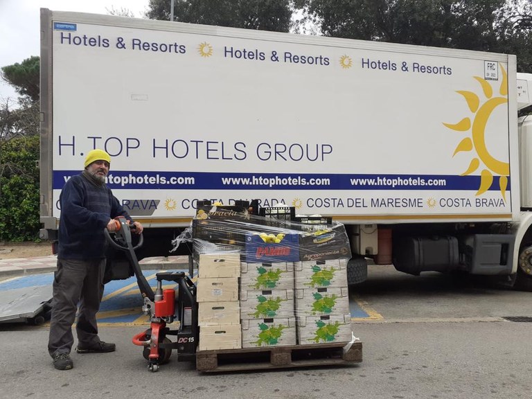 Una cadena hotelera dona productes frescos al Centre de Distribució d’Aliments del municipi