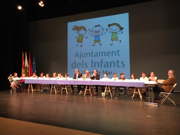El Ple de l’Ajuntament dels Infants de Lloret de Mar es centra en el civisme