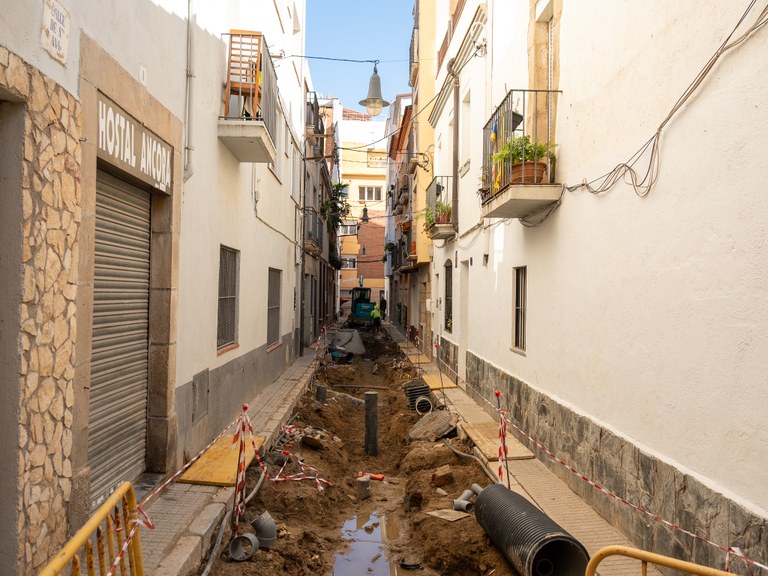 En marxa les obres de renovació al carrer Santa Anna de Lloret 