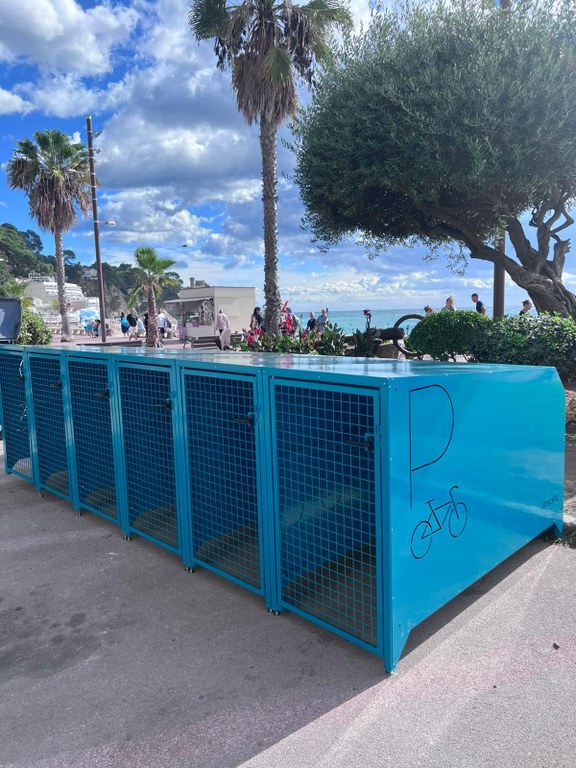 Instal·lats els set punts d’aparcabicis segurs previstos en el projecte Next Generation de Mobilitat