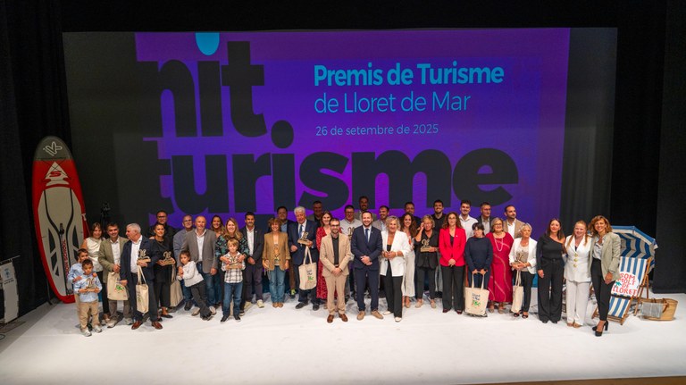 Josep Maria Cama de Water World i Paco Chamizo de l’Aparthotel Costa Encantada reben el guardó trajectòria empresarial i professional destacat a la III Nit del Turisme de Lloret