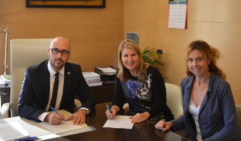 L’Ajuntament de Lloret i l'obra social "La Caixa" signen un conveni per fer possible un centre de dia per a persones sense sostre