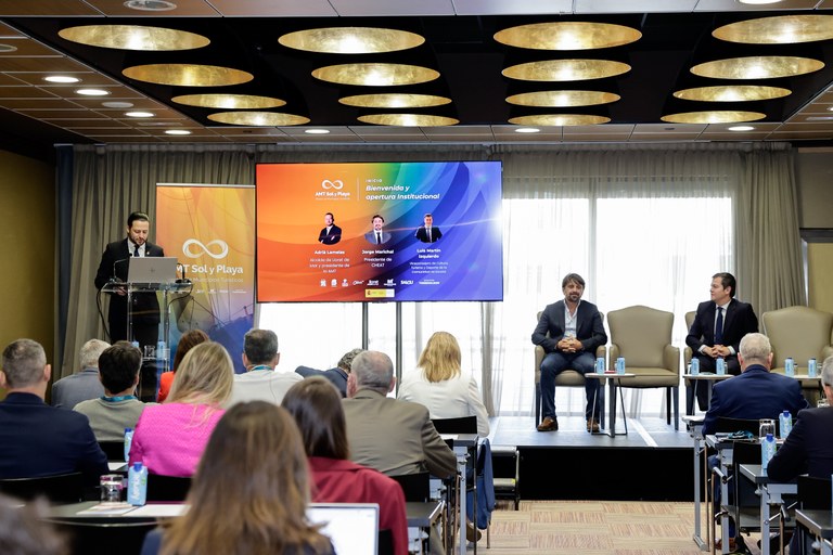 L’alcalde de Lloret participa en una trobada de l’Aliança de Municipis Turístics de Sol i Platja centrada els reptes de futur del turisme de sol i platja a Espanya