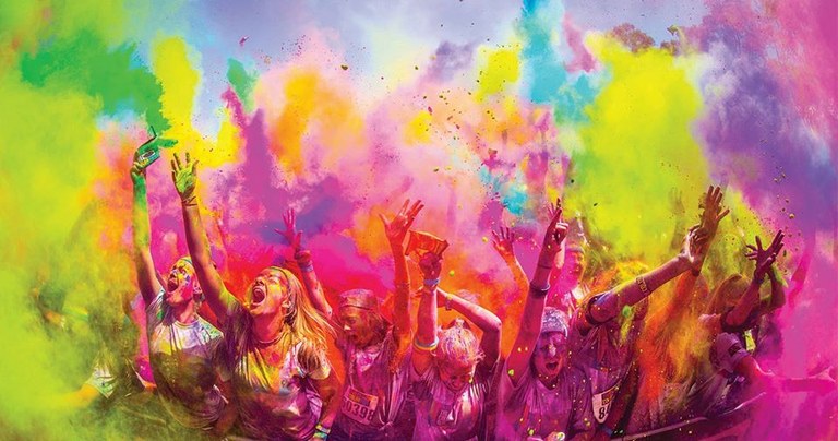 La Picasso Run torna a portar corredors i color als carrers de Lloret