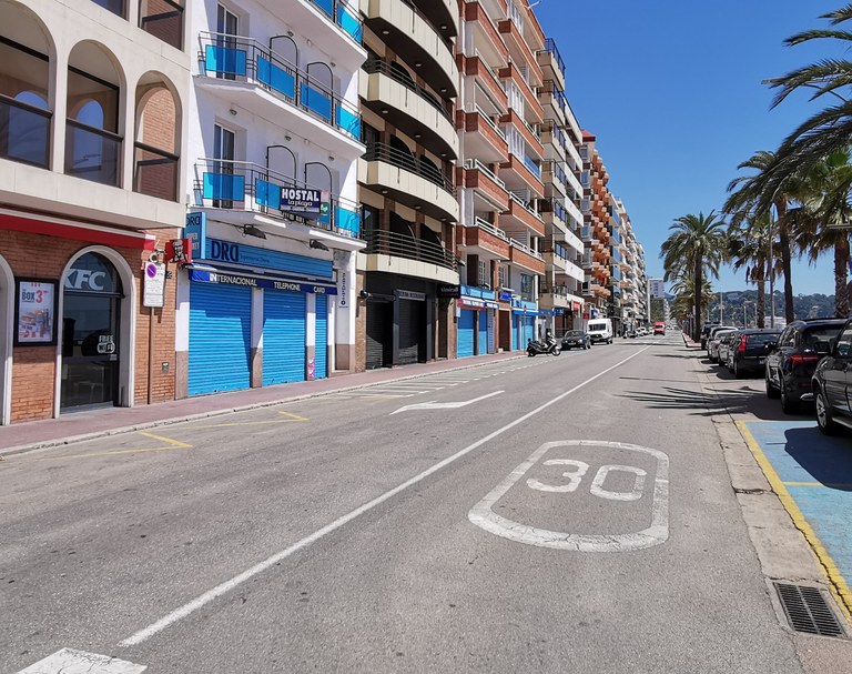 Lloret aixeca la mesura de tancament del passeig marítim