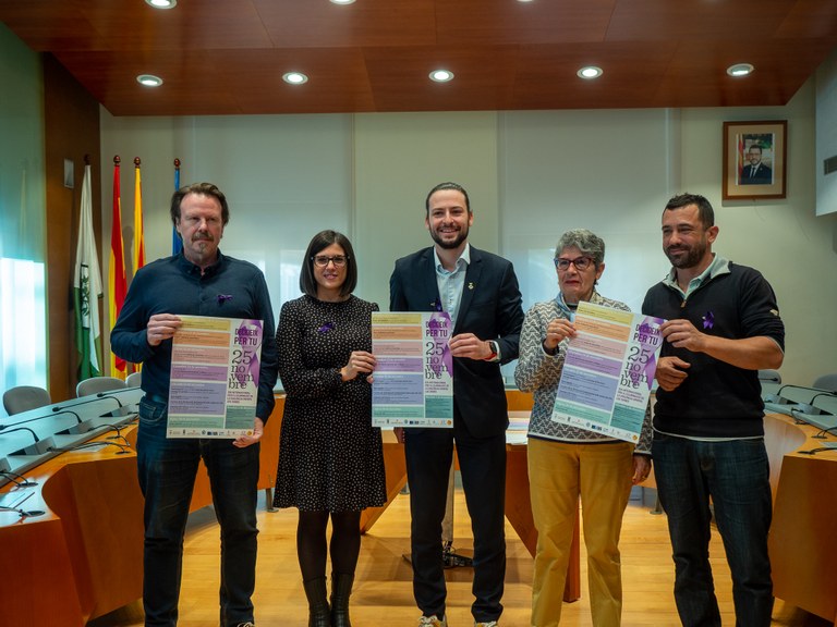 Lloret de Mar es vesteix de lila pel 25N