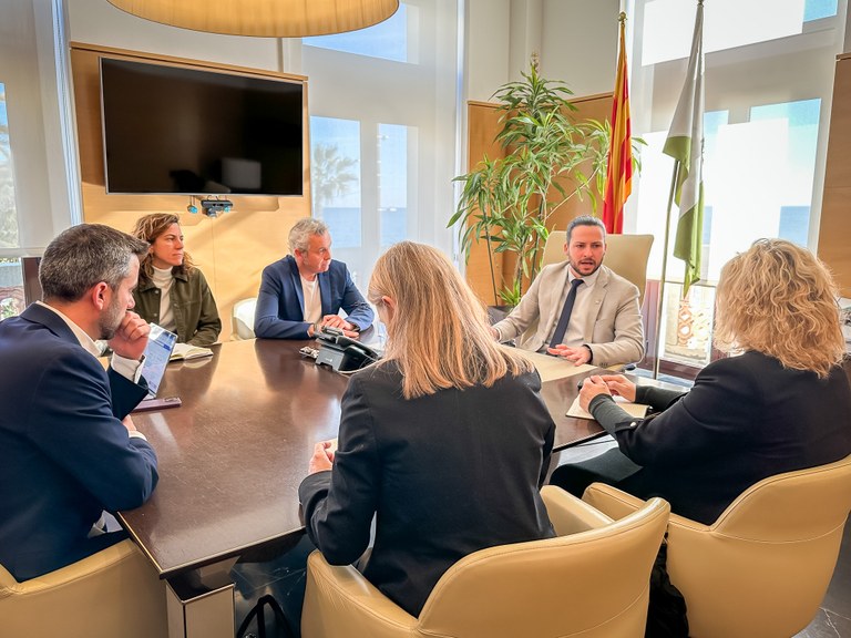 Lloret de Mar, primer municipi a signar un conveni amb la Generalitat de Catalunya per accedir a  la seva eina de control dels habitatges d’ús turístic il·legals