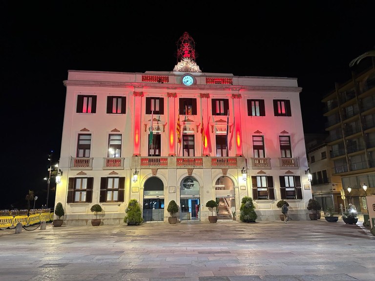 L'Ajuntament de Lloret s'iluminarà de vermell en suport al Dia Internacional de Cardiopaties Congènites.