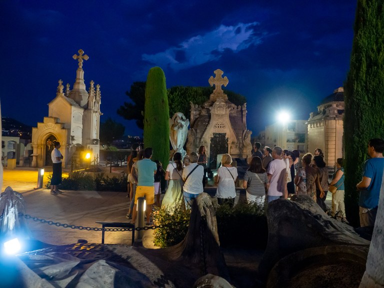 Visita guiada al Cementiri Modernista: L'herència de les Amèriques (ES)